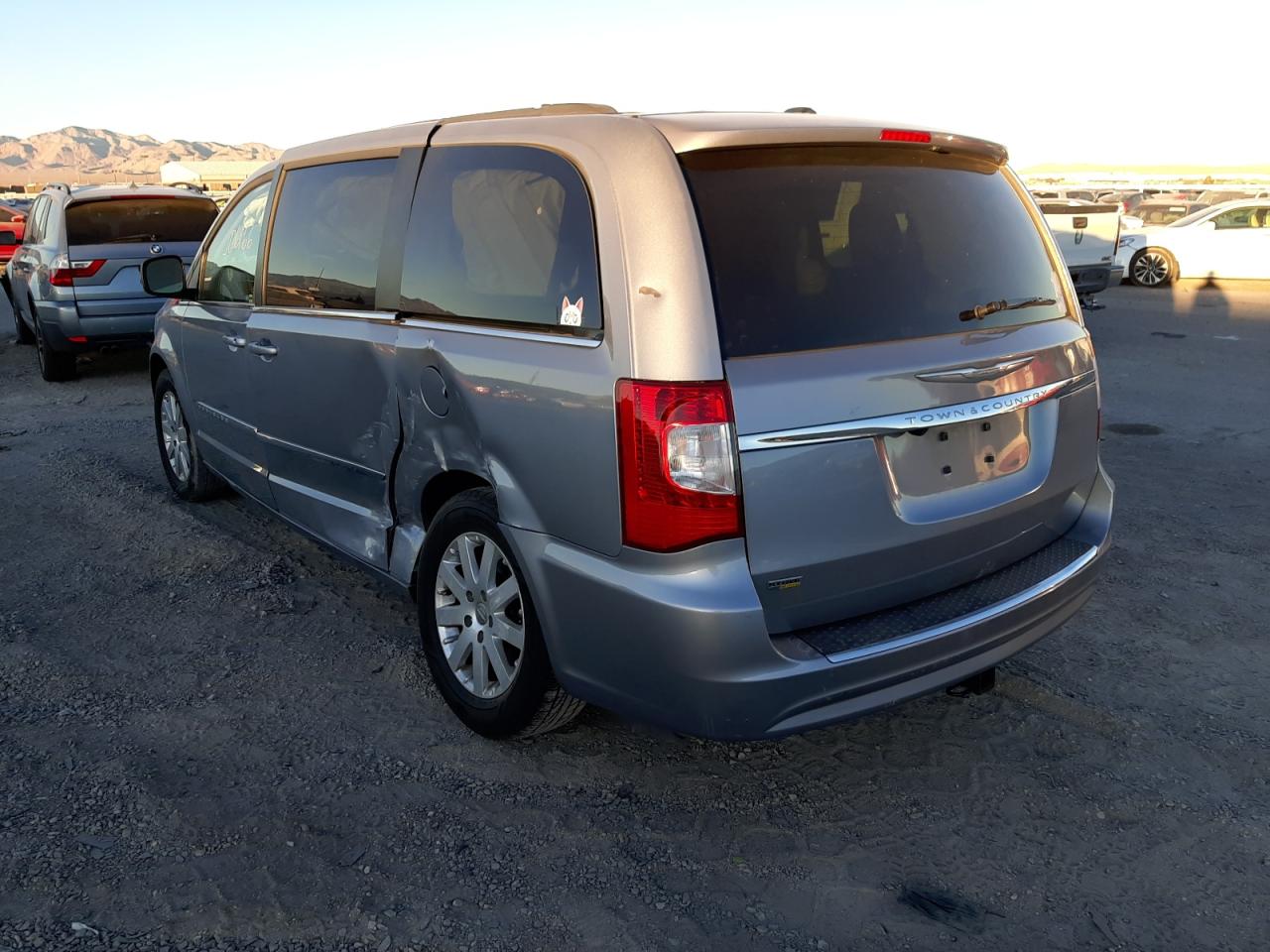 Photo 3 from auction – 2015 CHRYSLER TOWN & COU with VIN 2C4RC1BG8FR560779