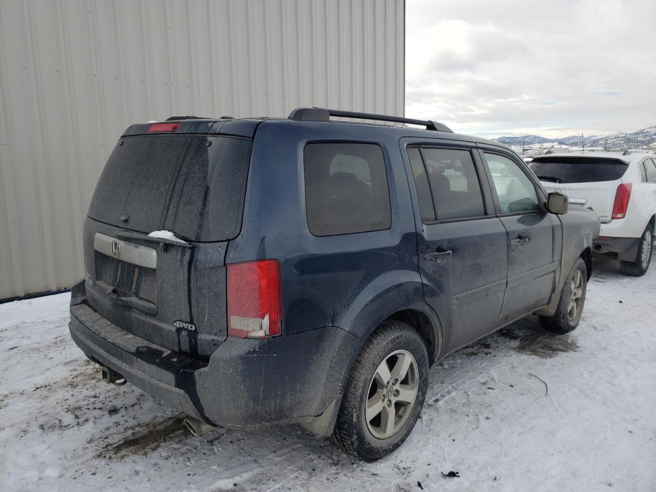 Фото 4 с аукциона – 2011 HONDA PILOT EXL с VIN 5FNYF4H51BB106356