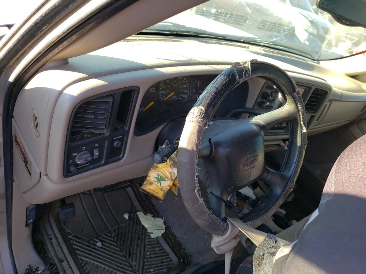 Photo 9 from auction – 2001 CHEVROLET SILVERADO with VIN 2GCEC19T411206430