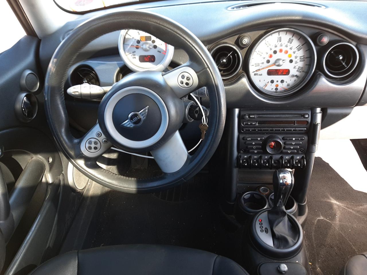 Photo 9 from auction – 2005 MINI COOPER with VIN WMWRC33535TJ73103