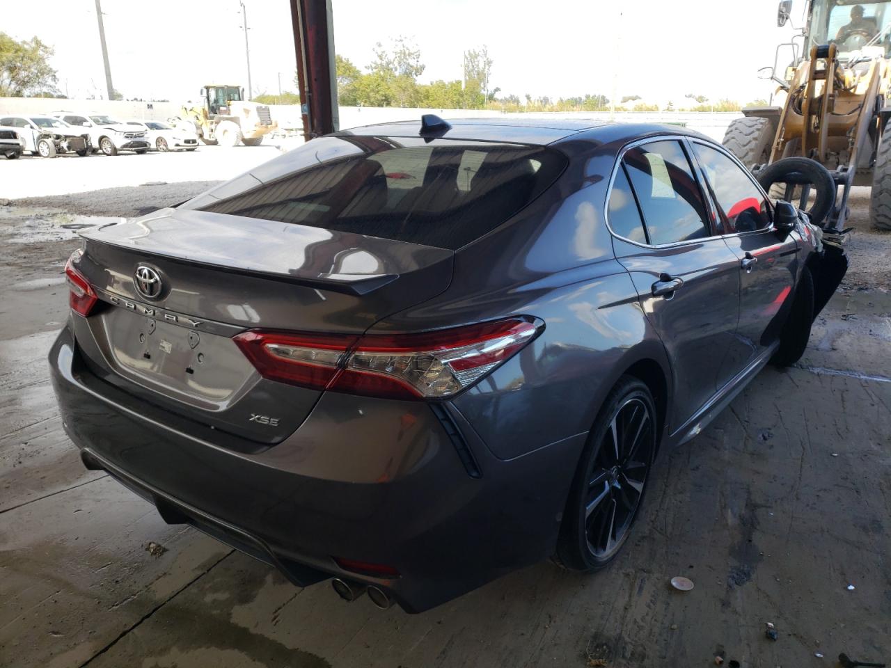 Photo 4 from auction – 2020 TOYOTA CAMRY with VIN 4T1K61AK3LU379999
