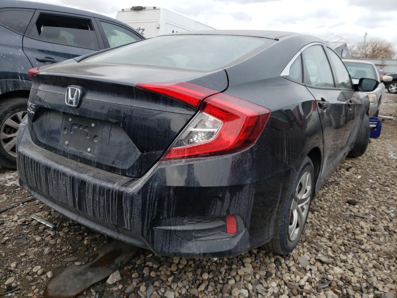 Photo 4 from auction – 2017 HONDA CIVIC LX with VIN 19XFC2F59HE074682