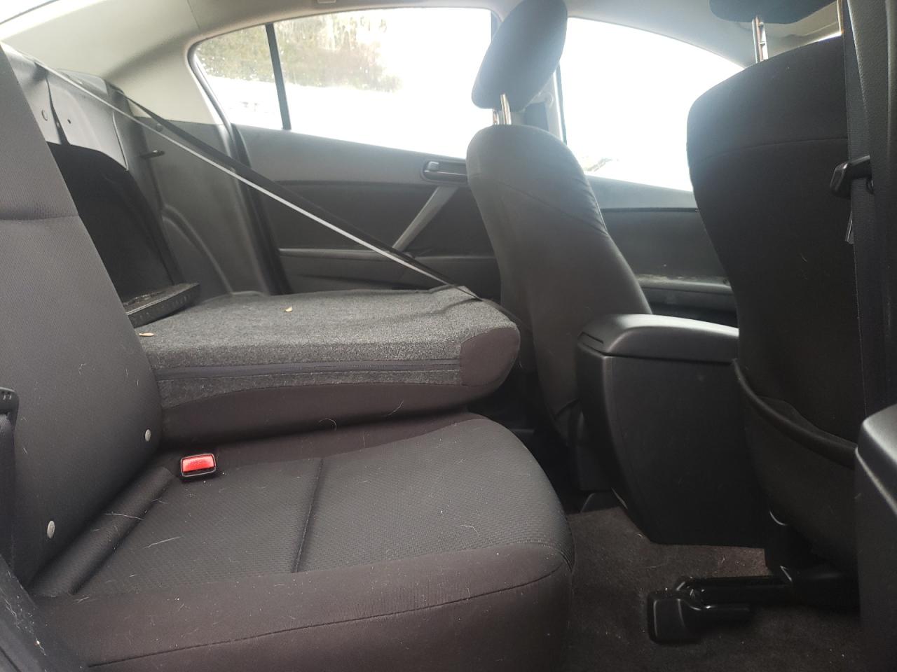 Photo 6 from auction – 2011 MAZDA 3 I with VIN JM1BL1UF9B1900302