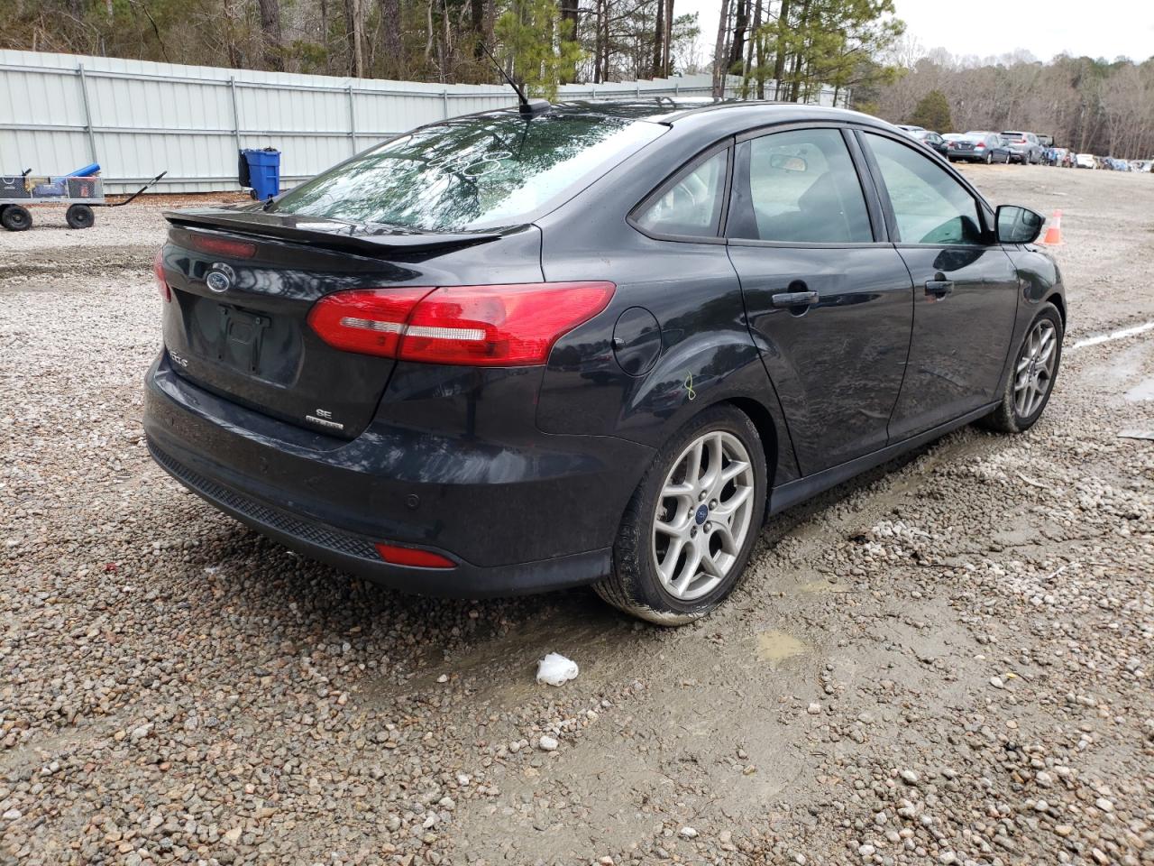 Photo 4 from auction – 2015 FORD FOCUS SE with VIN 1FADP3F20FL322416
