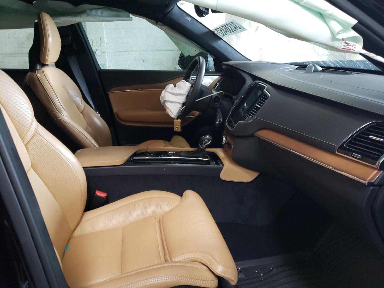Photo 5 from auction – 2018 VOLVO XC90 T6 with VIN YV4A22PL0J1362123