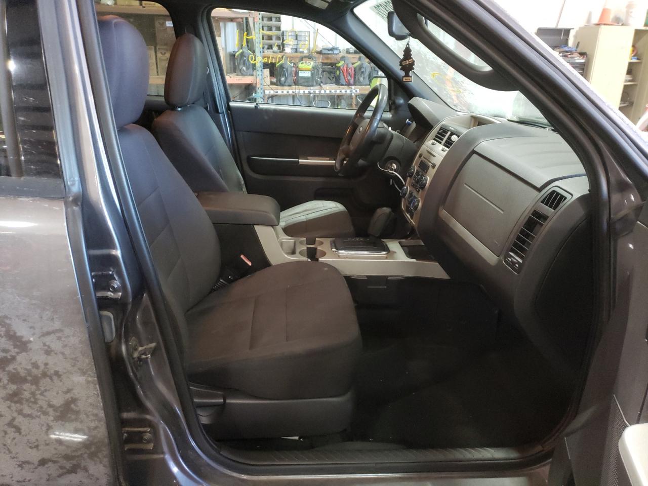Photo 5 from auction – 2011 FORD ESCAPE XLT with VIN 1FMCU0D76BKB37116
