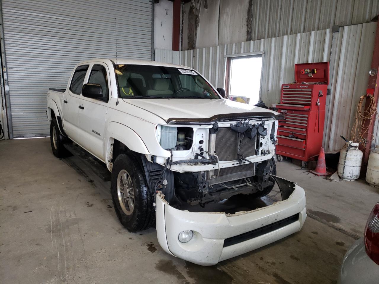 Photo 1 from auction – 2011 TOYOTA TACOMA DOU with VIN 5TFJU4GN2BX004286
