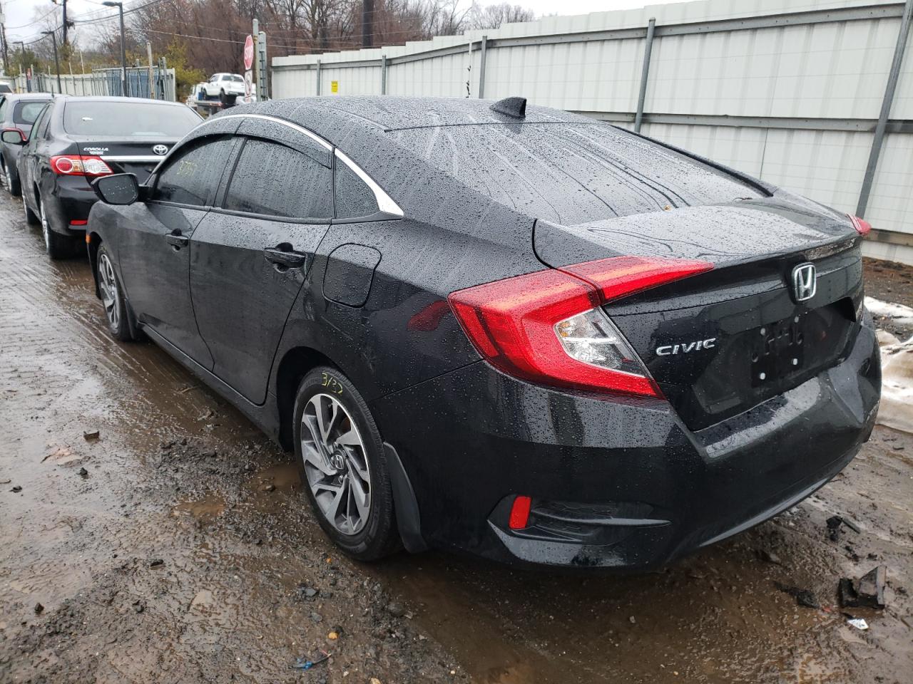 Photo 3 from auction – 2018 HONDA CIVIC EX with VIN 2HGFC2F79JH547848