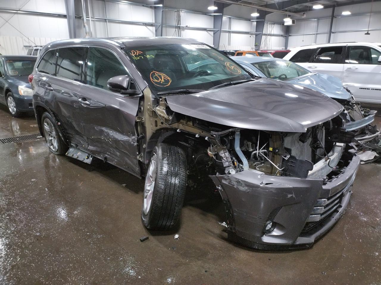 TOYOTA HIGHLANDER 2019 with VIN 5TDDZRFH3KS937692 - Photo from auction