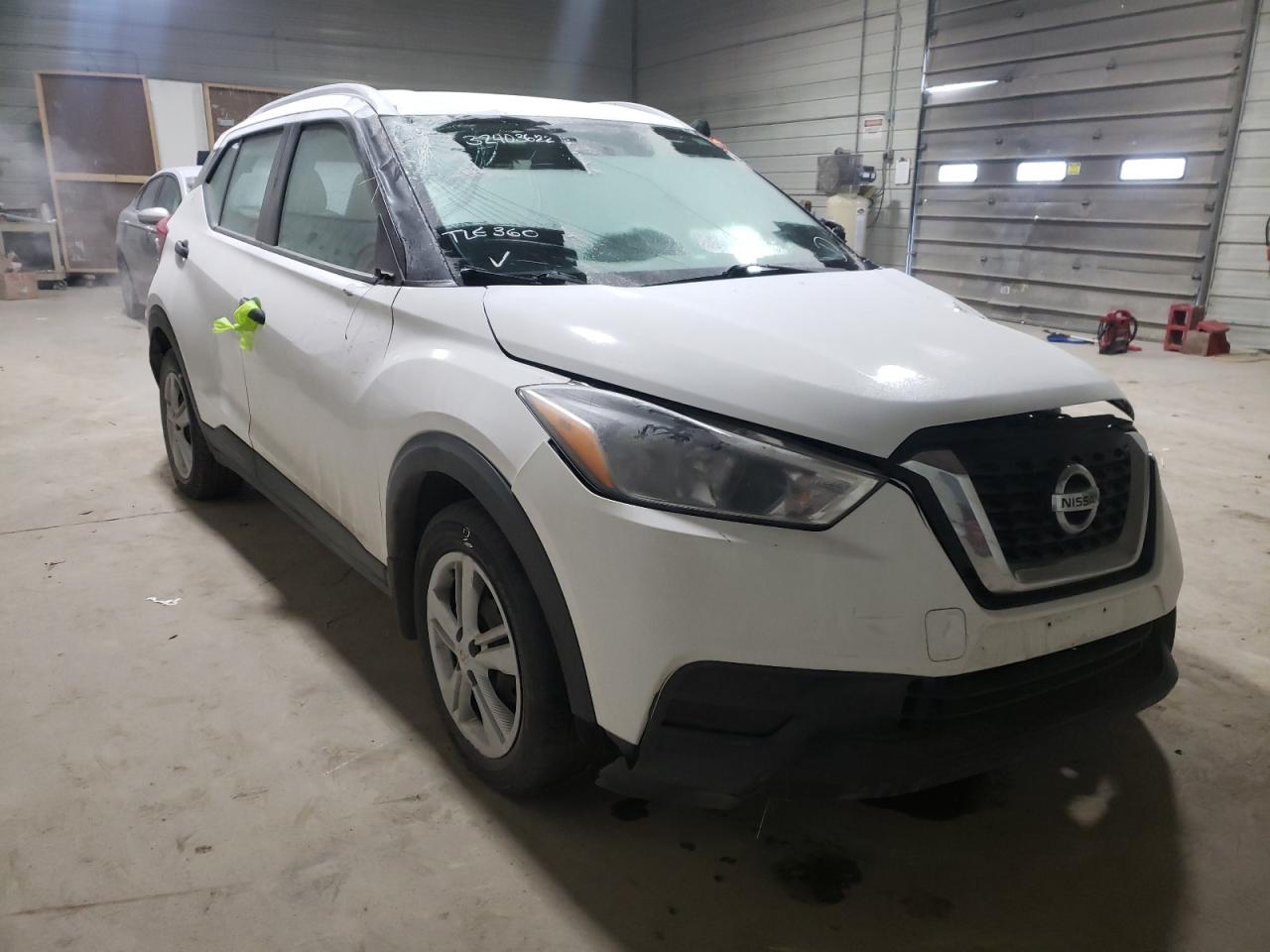 NISSAN KICKS S 2019 with VIN 3N1CP5CU3KL503678 - Photo from auction