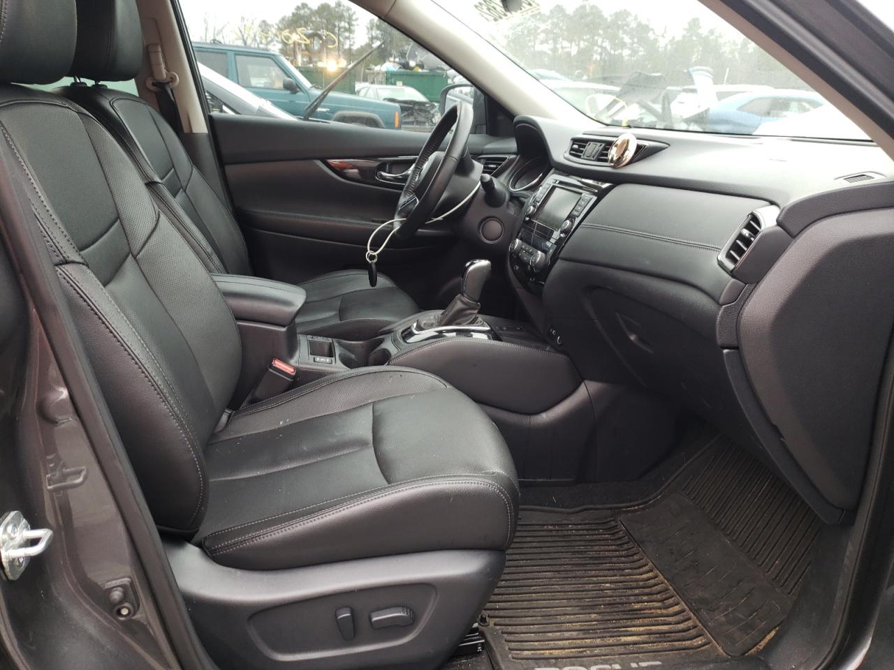 Photo 5 from auction – 2019 NISSAN ROGUE S with VIN 5N1AT2MT2KC793360