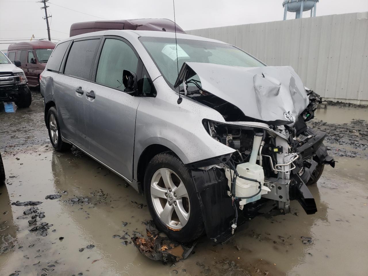 TOYOTA SIENNA 2012 with VIN 5TDZK3DC7CS264339 - Photo from auction