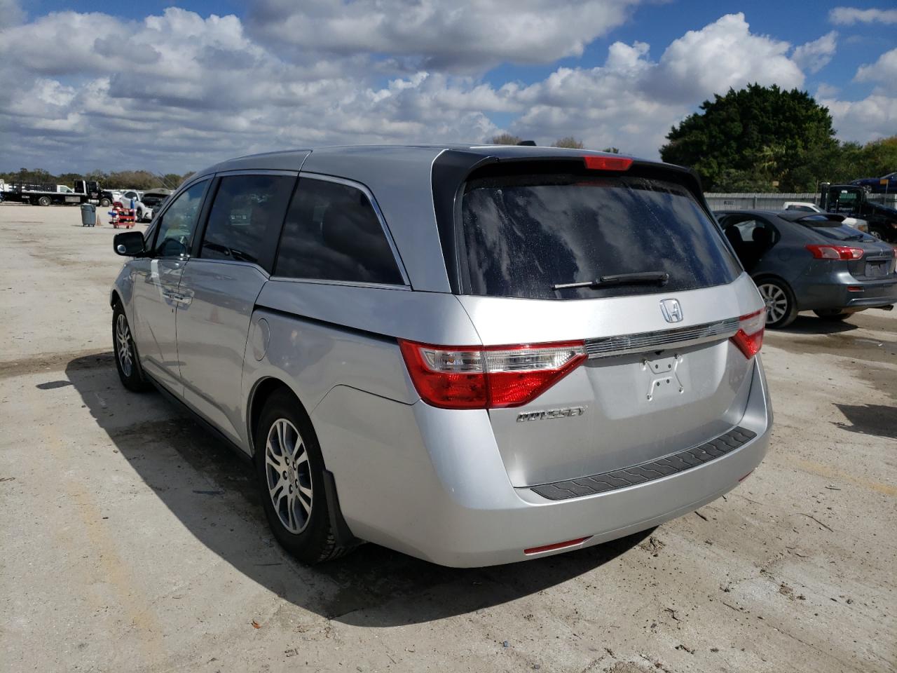 Photo 3 from auction – 2012 HONDA ODYSSEY EX with VIN 5FNRL5H69CB112435