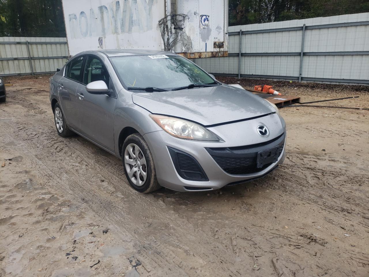 MAZDA 3 I 2011 with VIN JM1BL1UF9B1900302 - Photo from auction