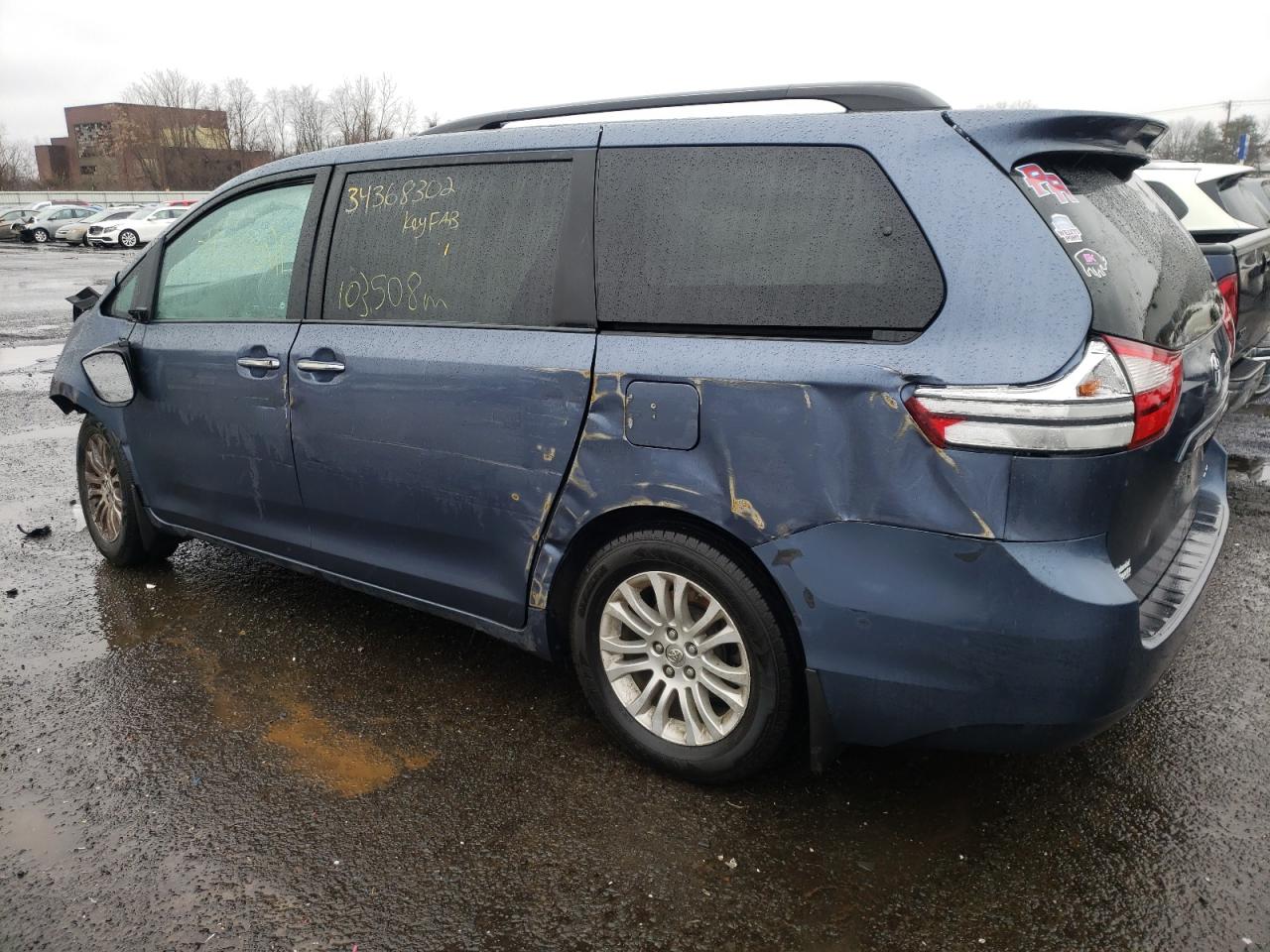 Photo 3 from auction – 2015 TOYOTA SIENNA XLE with VIN 5TDYK3DC0FS563851