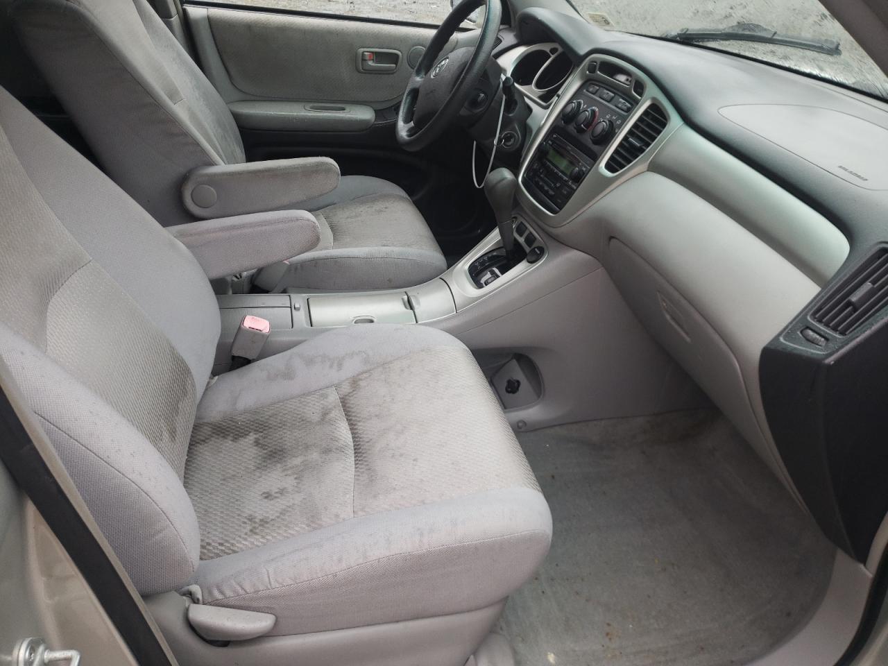 Photo 5 from auction – 2004 TOYOTA HIGHLANDER with VIN JTEDP21A740032476