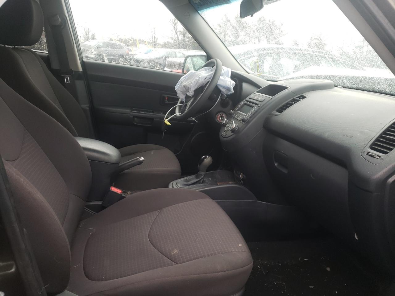 Photo 5 from auction – 2013 KIA SOUL with VIN KNDJT2A57D7530822