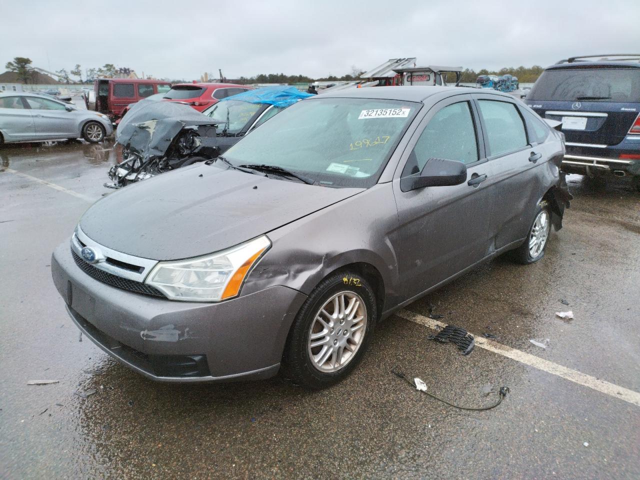 Photo 2 from auction – 2011 FORD FOCUS SE with VIN 1FAHP3FN1BW199617