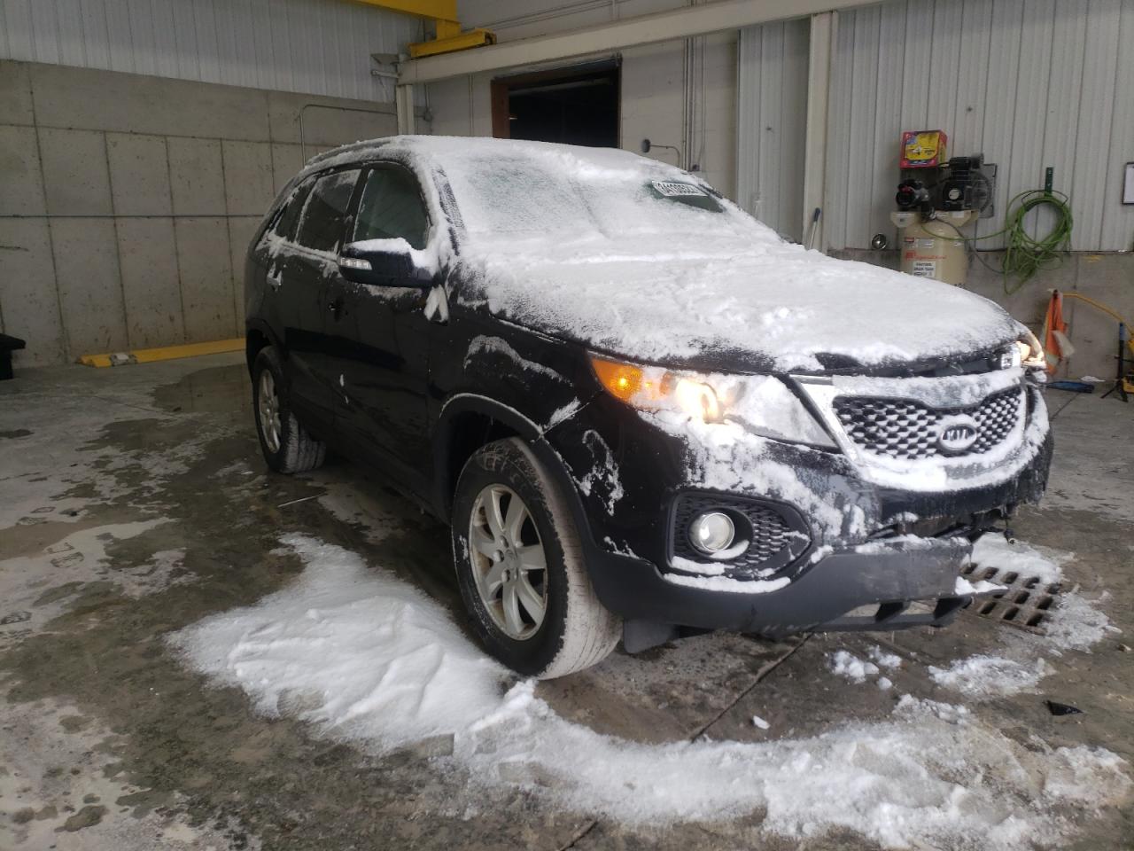 KIA SORENTO BA 2011 with VIN 5XYKT3A17BG021692 - Photo from auction