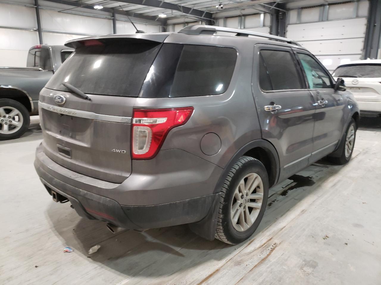 Photo 4 from auction – 2011 FORD EXPLORER X with VIN 1FMHK8D85BGA87489