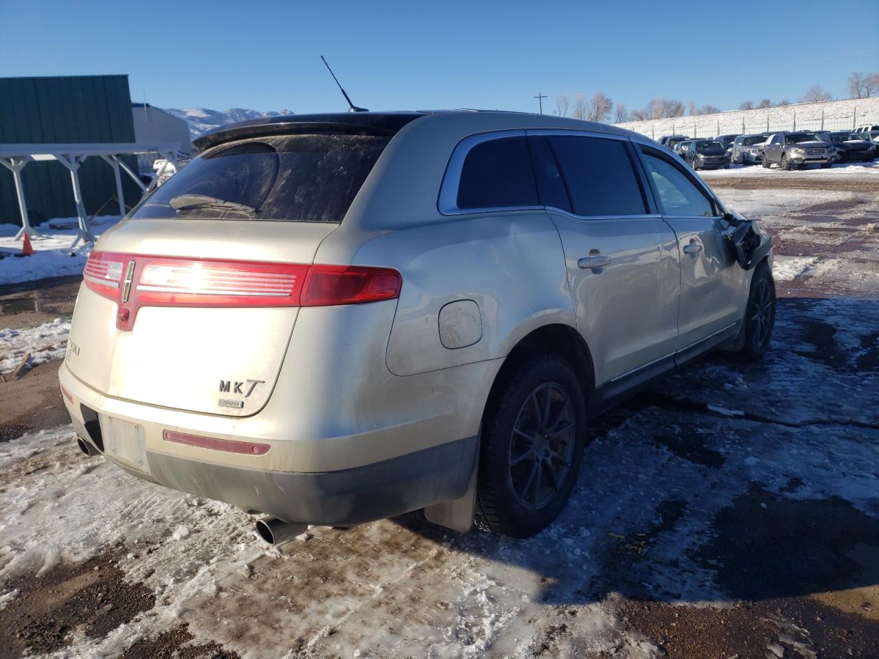 Photo 4 from auction – 2011 LINCOLN MKT with VIN 2LMHJ5AR9BBJ52225