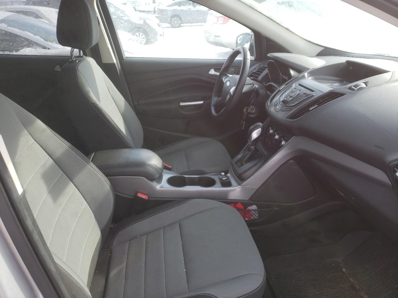 صورة رقم 5 من المزاد - 2016 FORD ESCAPE SE مع VIN 1FMCU0G75GUC09477