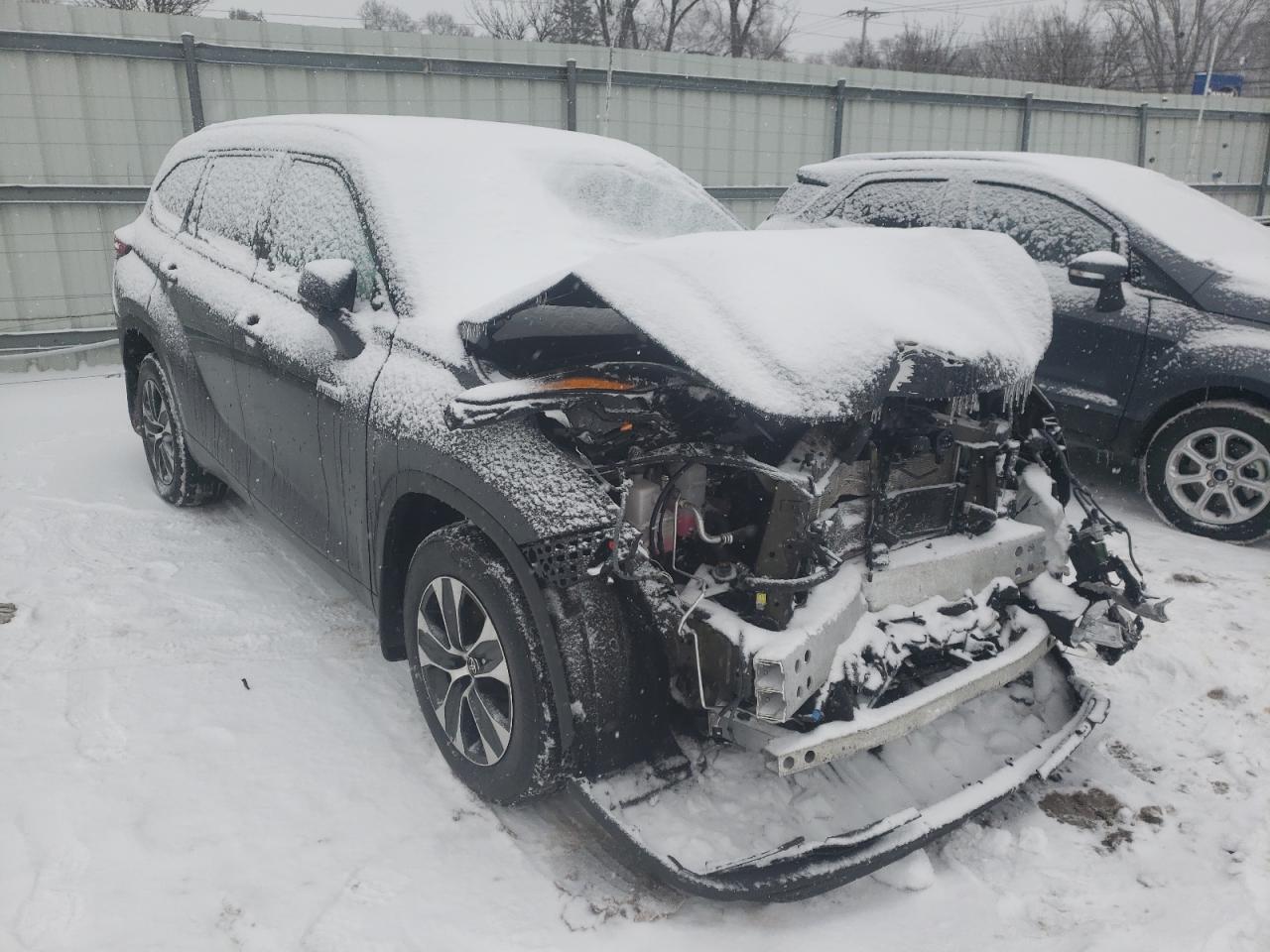 TOYOTA HIGHLANDER 2020 with VIN 5TDGBRCH6LS513947 - Photo from auction