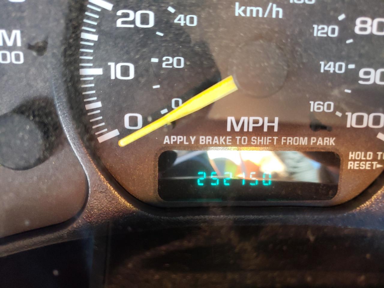 Photo 8 from auction – 2000 CHEVROLET SILVERADO with VIN 2GCEC19V2Y1380797