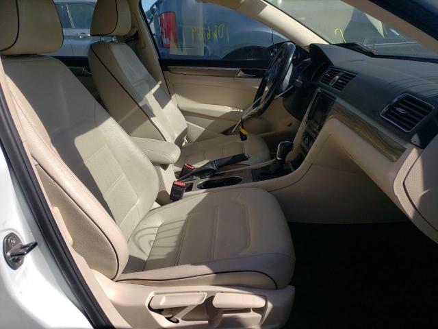 Photo 5 from auction – 2017 VOLKSWAGEN PASSAT SE with VIN 1VWGT7A37HC080749