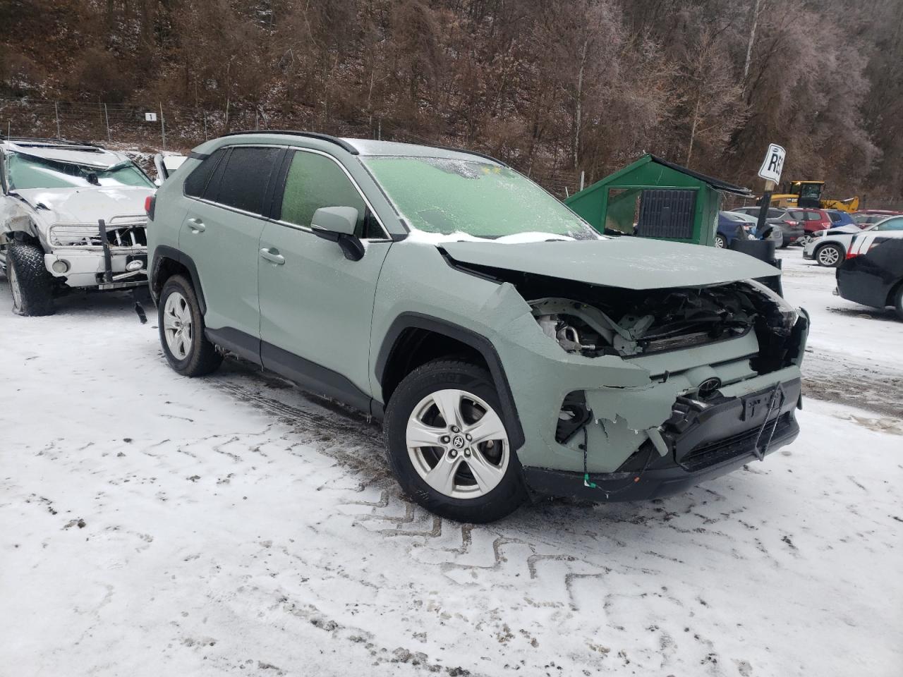 TOYOTA RAV4 XLE 2019 with VIN JTMP1RFV8KD043774 - Photo from auction