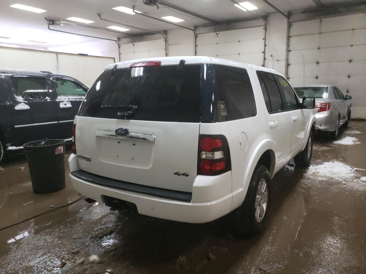 Photo 4 from auction – 2009 FORD EXPLORER X with VIN 1FMEU73E59UA00989