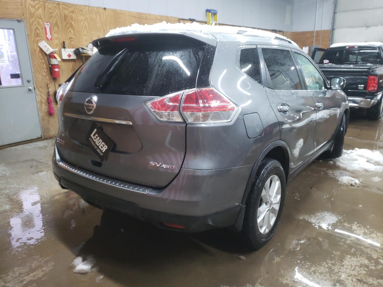 Photo 4 from auction – 2015 NISSAN ROGUE S with VIN KNMAT2MV7FP541379