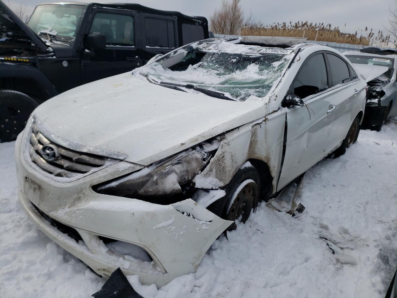 Фото 2 с аукциона – 2012 HYUNDAI SONATA SE с VIN 5NPEC4AB3CH321994