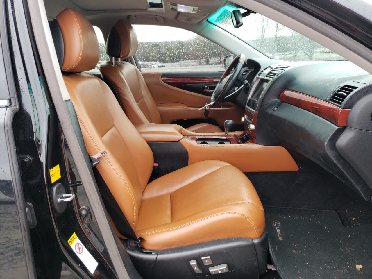 Photo 5 from auction – 2010 LEXUS LS 460 with VIN JTHCL5EF1A5008013