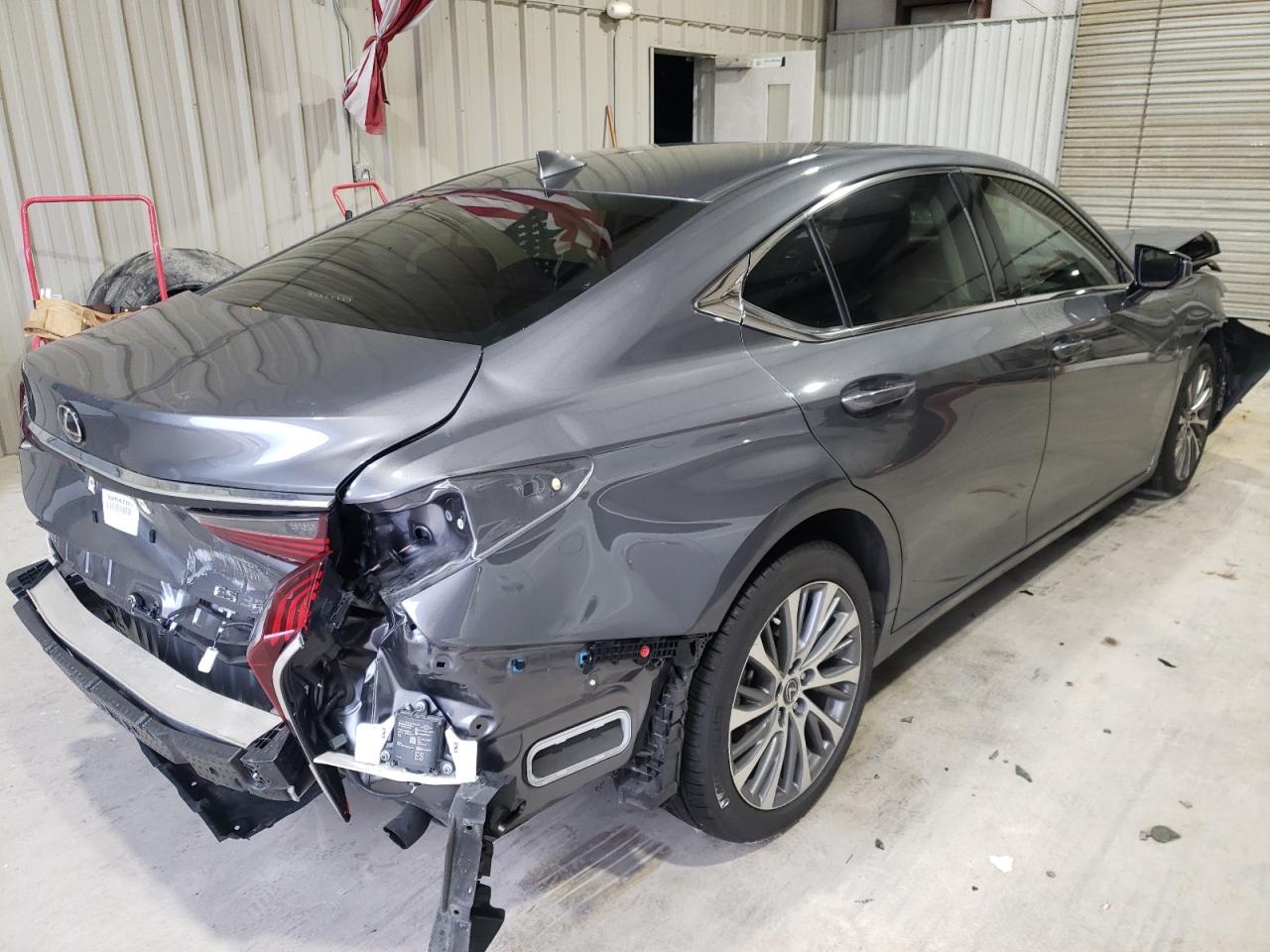 Photo 4 from auction – 2019 LEXUS ES 350 with VIN 58ABZ1B16KU021705