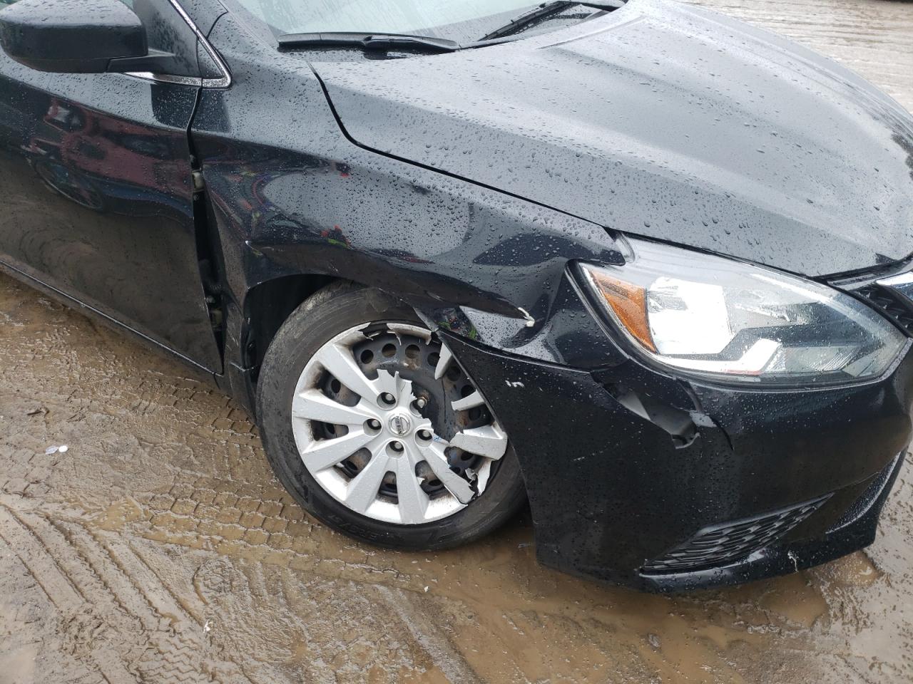 Photo 9 from auction – 2016 NISSAN SENTRA S with VIN 3N1AB7AP0GL682672