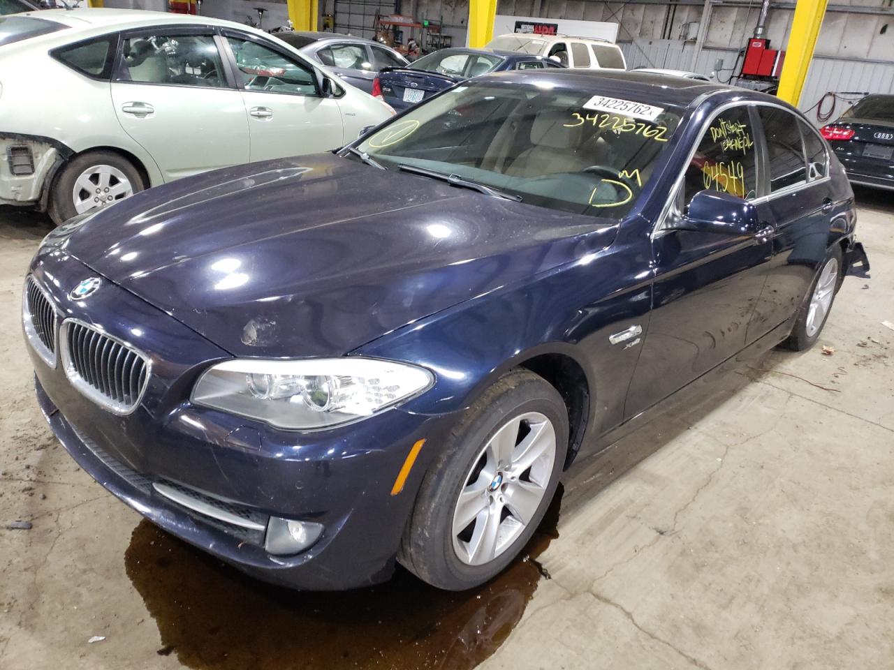 Photo 2 from auction – 2012 BMW 528 XI with VIN WBAXH5C51CDW03478
