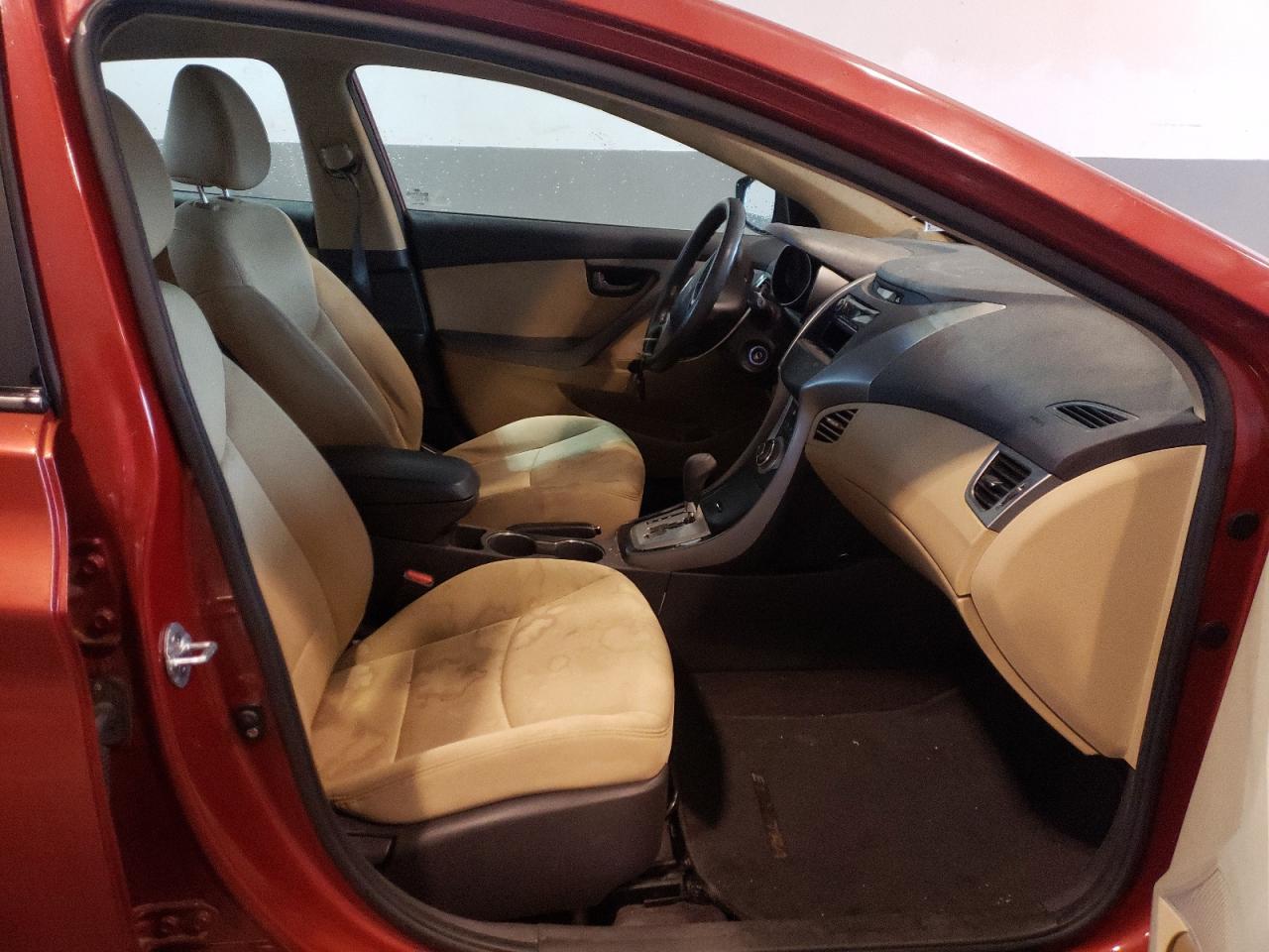 Photo 5 from auction – 2011 HYUNDAI ELANTRA with VIN KMHDH4AE9BU099839
