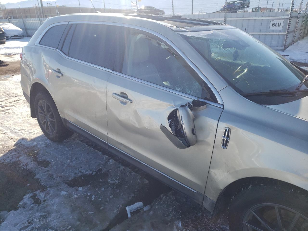 Photo 9 from auction – 2011 LINCOLN MKT with VIN 2LMHJ5AR9BBJ52225