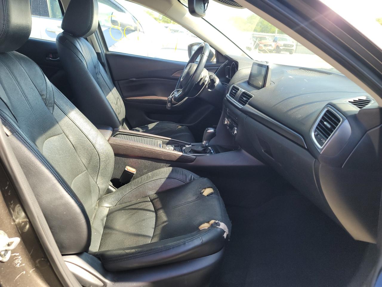 Photo 5 from auction – 2017 MAZDA 3 GRAND TO with VIN JM1BN1M3XH1142575