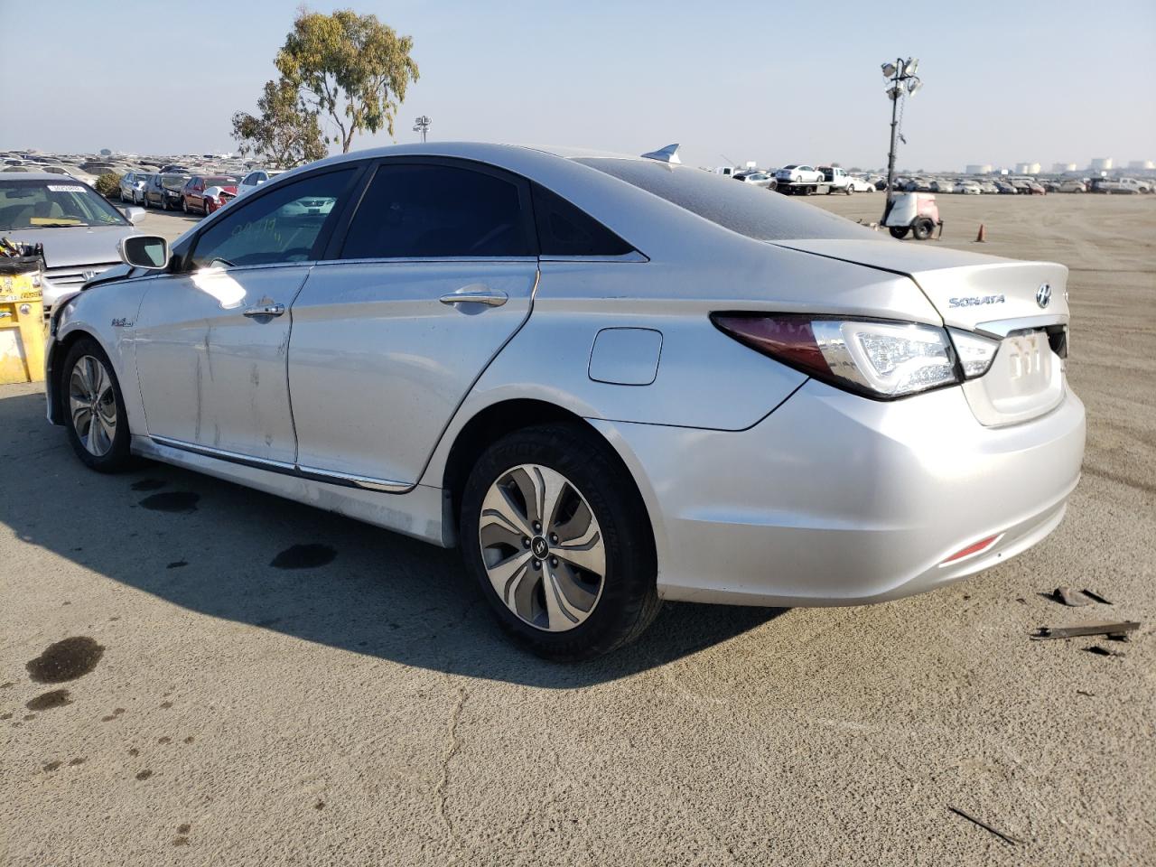 Photo 3 from auction – 2013 HYUNDAI SONATA HYB with VIN KMHEC4A49DA087463