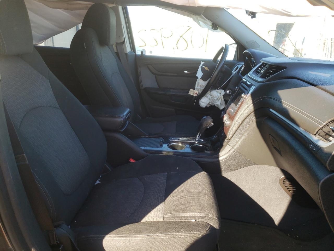 Photo 5 from auction – 2015 CHEVROLET TRAVERSE L with VIN 1GNKRGKD7FJ283644