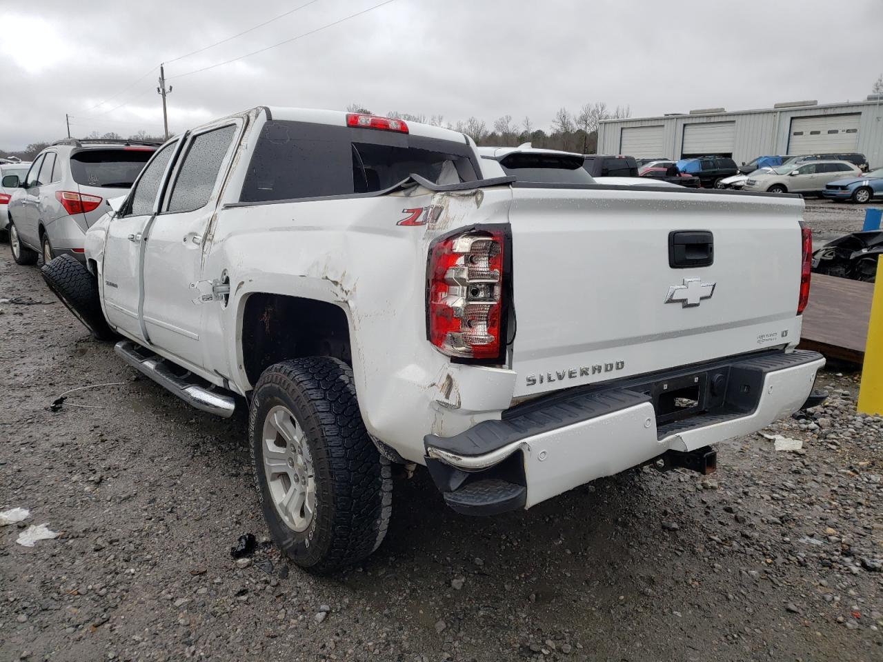 Photo 3 from auction – 2018 CHEVROLET SILVERADO with VIN 3GCUKREC6JG326871