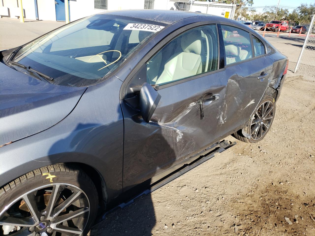 Photo 9 from auction – 2017 VOLVO S60 with VIN YV126MFL1H2437614