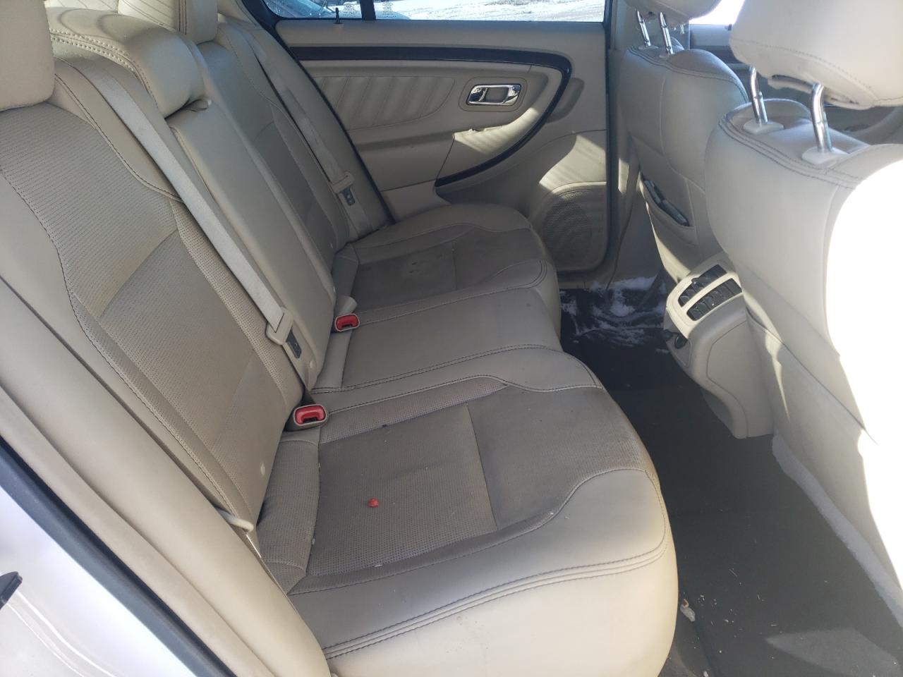 Photo 6 from auction – 2015 FORD TAURUS LIM with VIN 1FAHP2F87FG141483