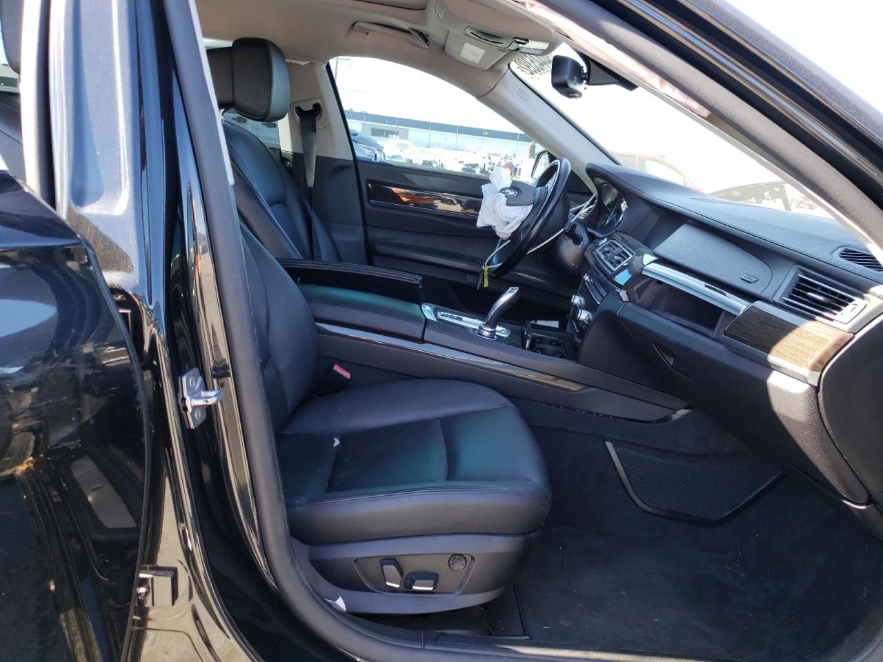 Photo 5 from auction – 2012 BMW 740 LI with VIN WBAKB4C59CC577000