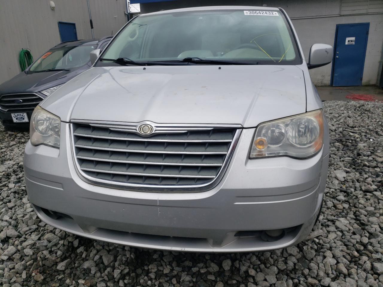 Photo 9 from auction – 2009 CHRYSLER TOWN AND C with VIN 2A8HR54X29R626299