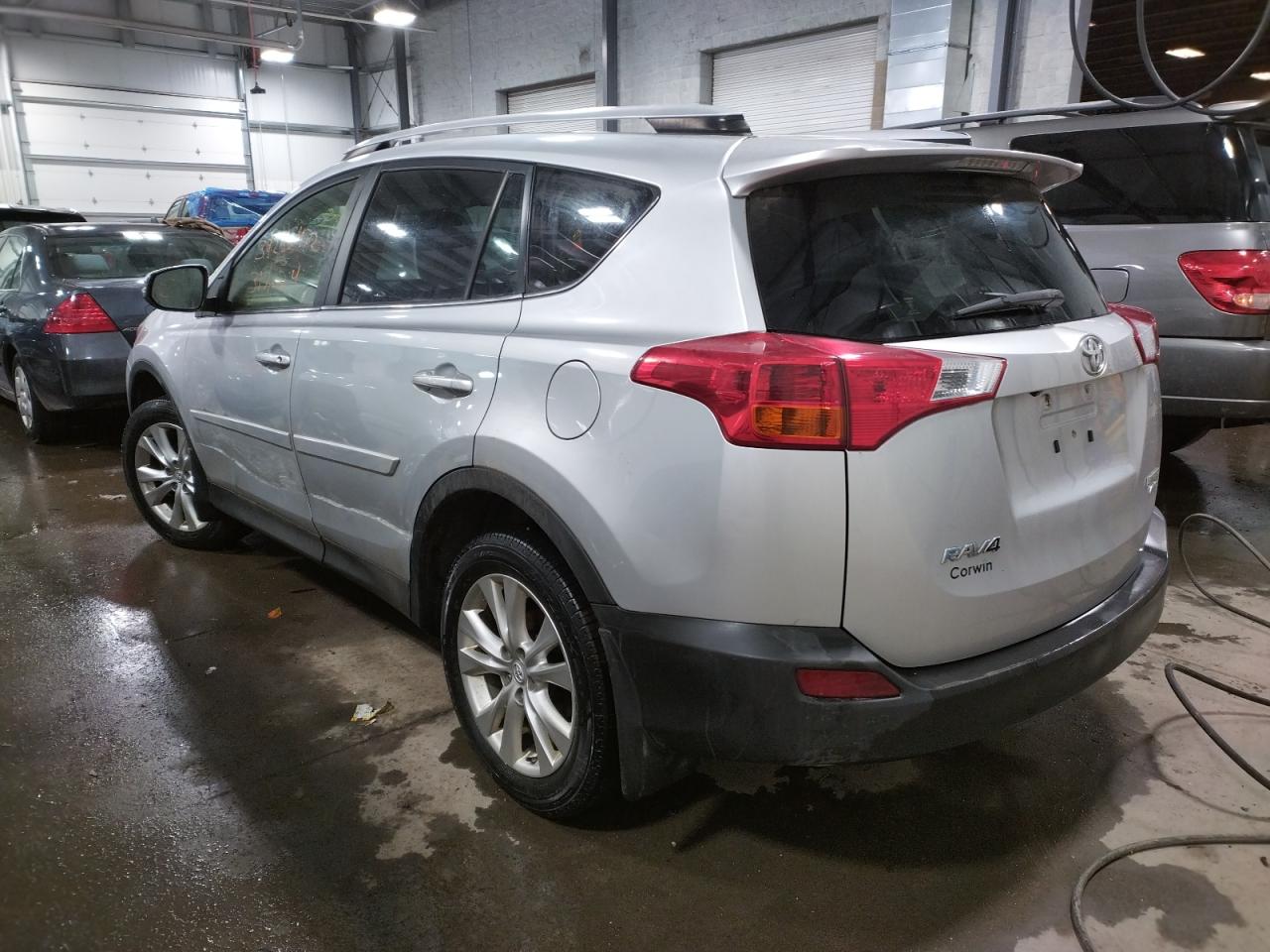 Photo 3 from auction – 2015 TOYOTA RAV4 LIMIT with VIN JTMDFREV9FD150974