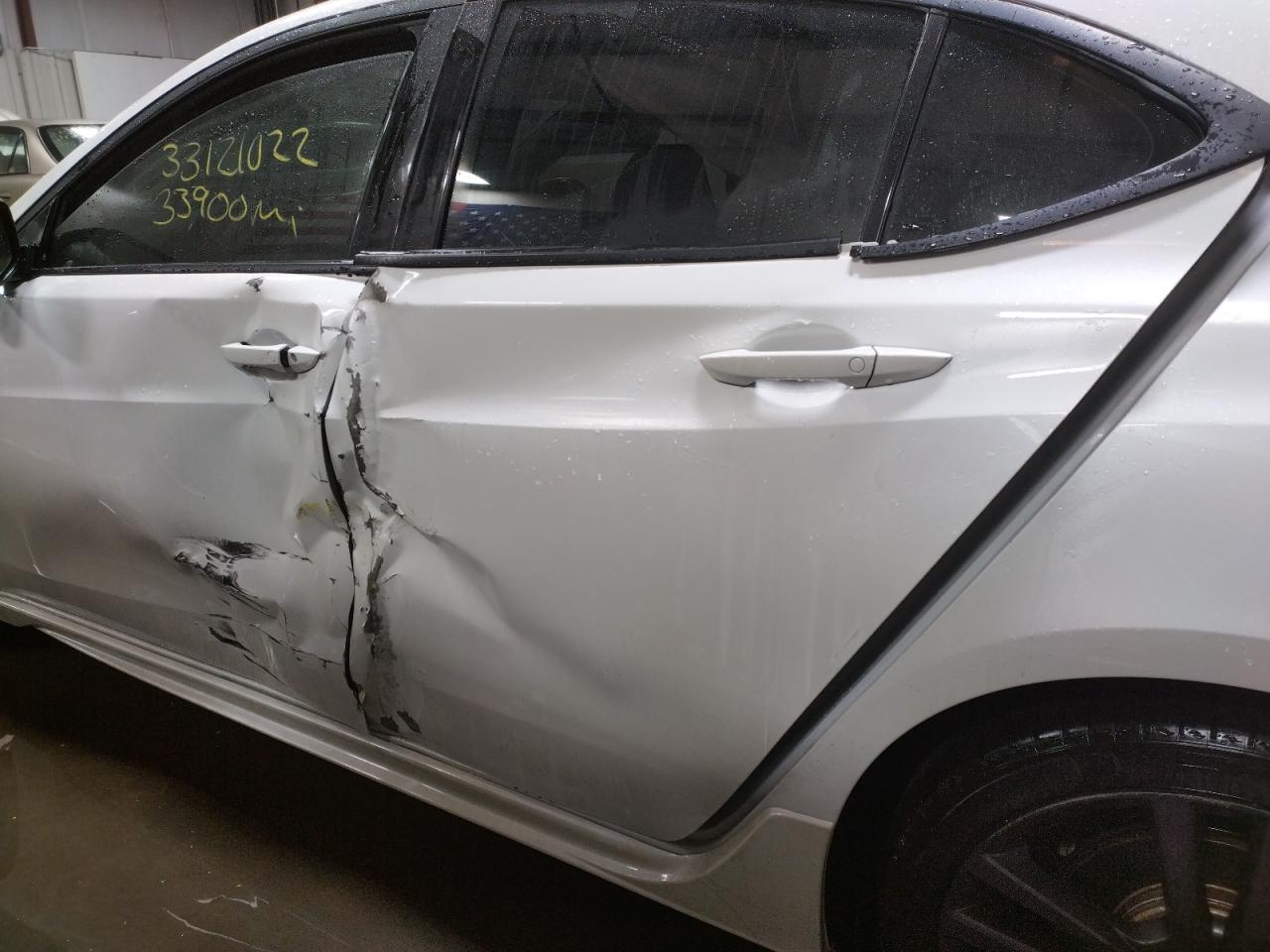 Photo 9 from auction – 2018 ACURA TLX TECH+A with VIN 19UUB3F62JA000815