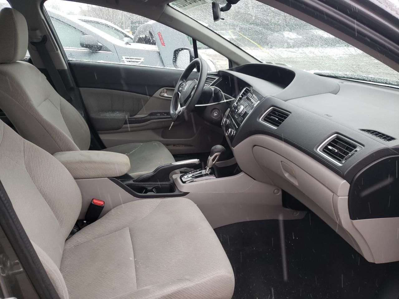 Photo 5 from auction – 2013 HONDA CIVIC LX with VIN 2HGFB2F56DH524419